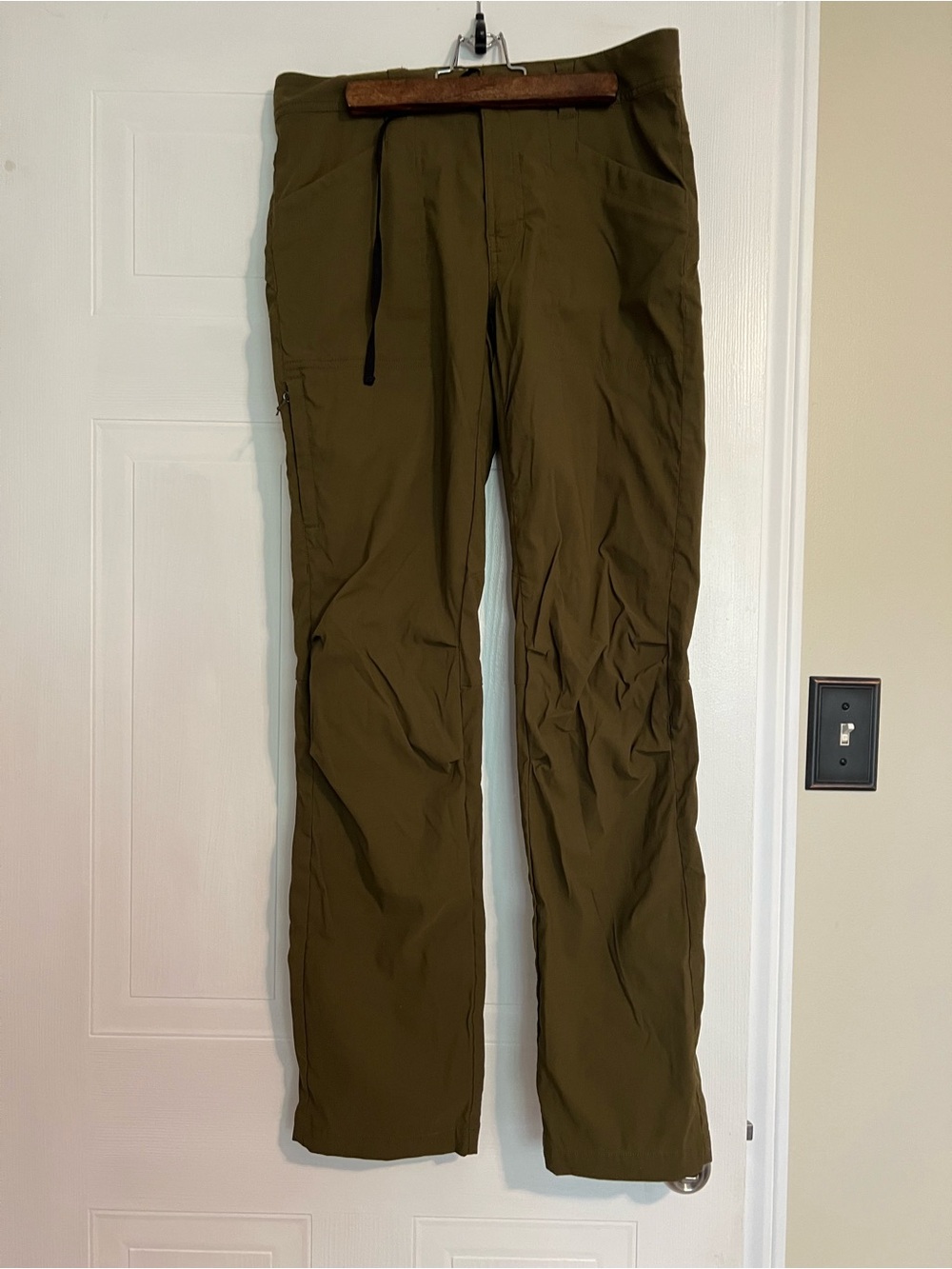 Olive Green Women’s MEC Lightweight Utility Hiking Pants